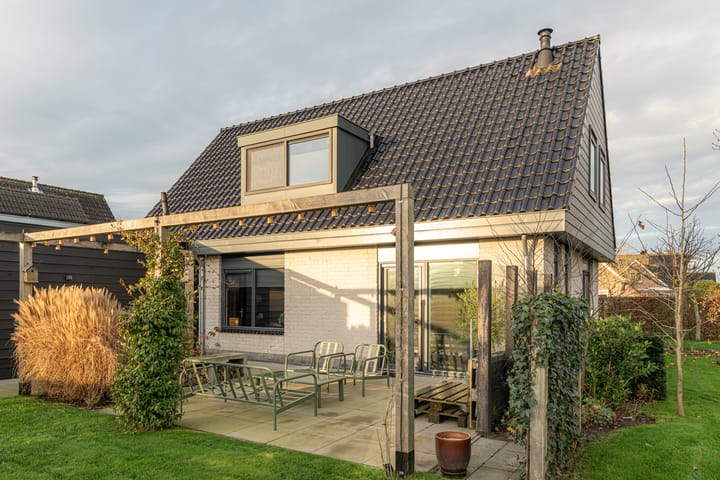 Foto 36 van Warring 83