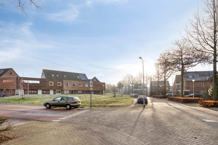 Foto 36 van Riethovenerf 13