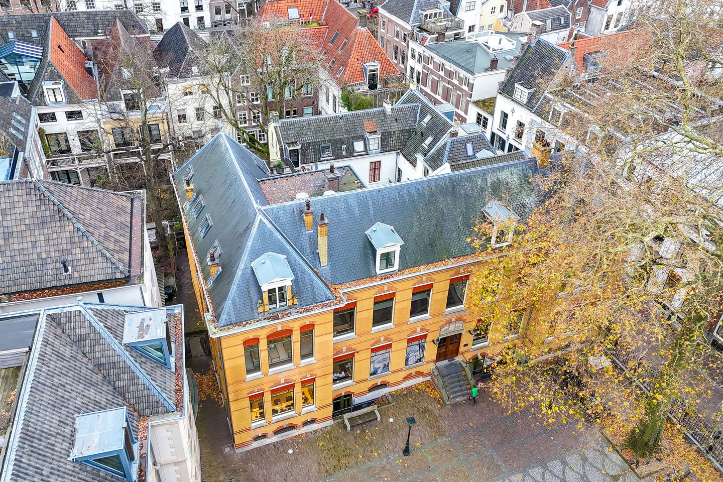 View photo 2 of Hamburgerstraat 30