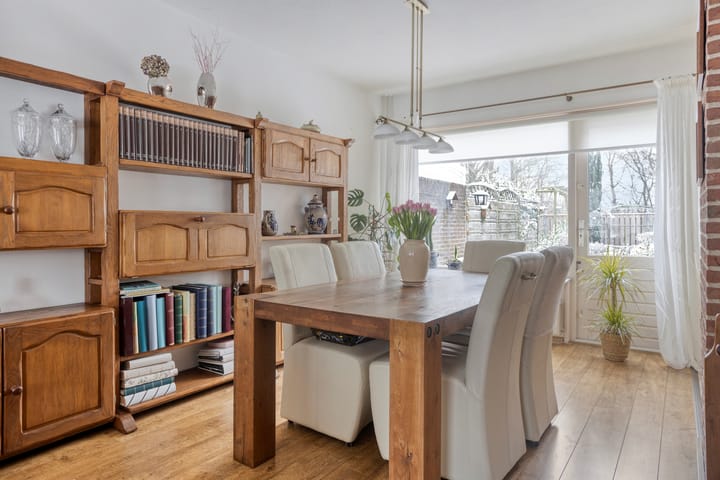 Foto 12 van Valeriaanstraat 42