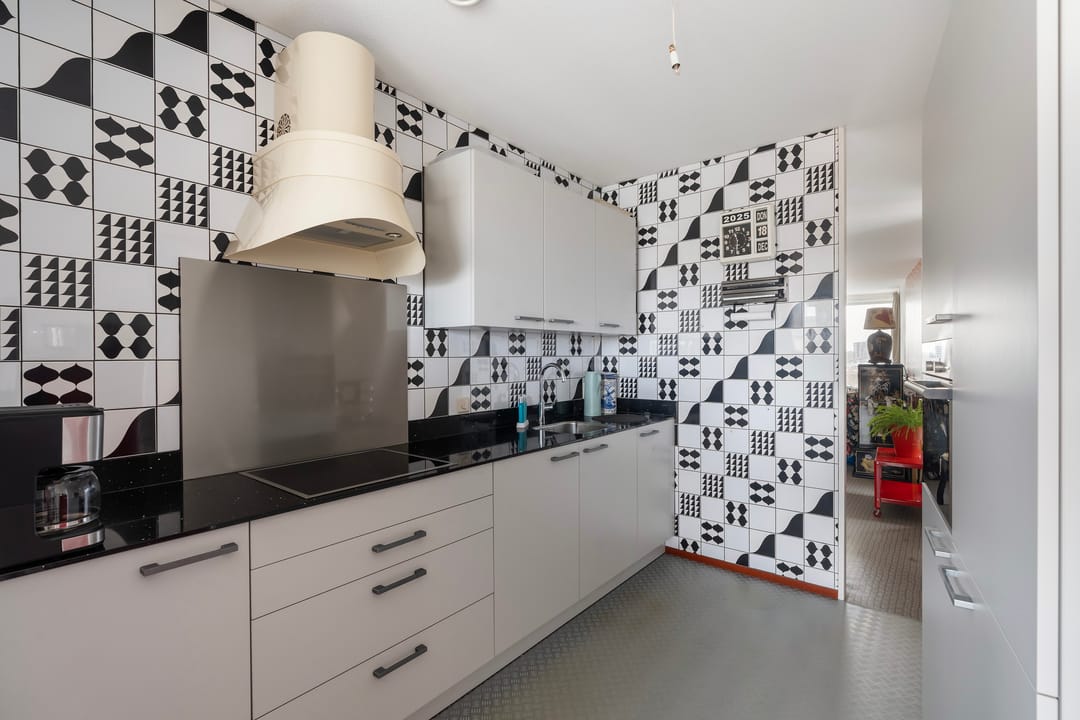 Photo 16 of Kratonkade 648