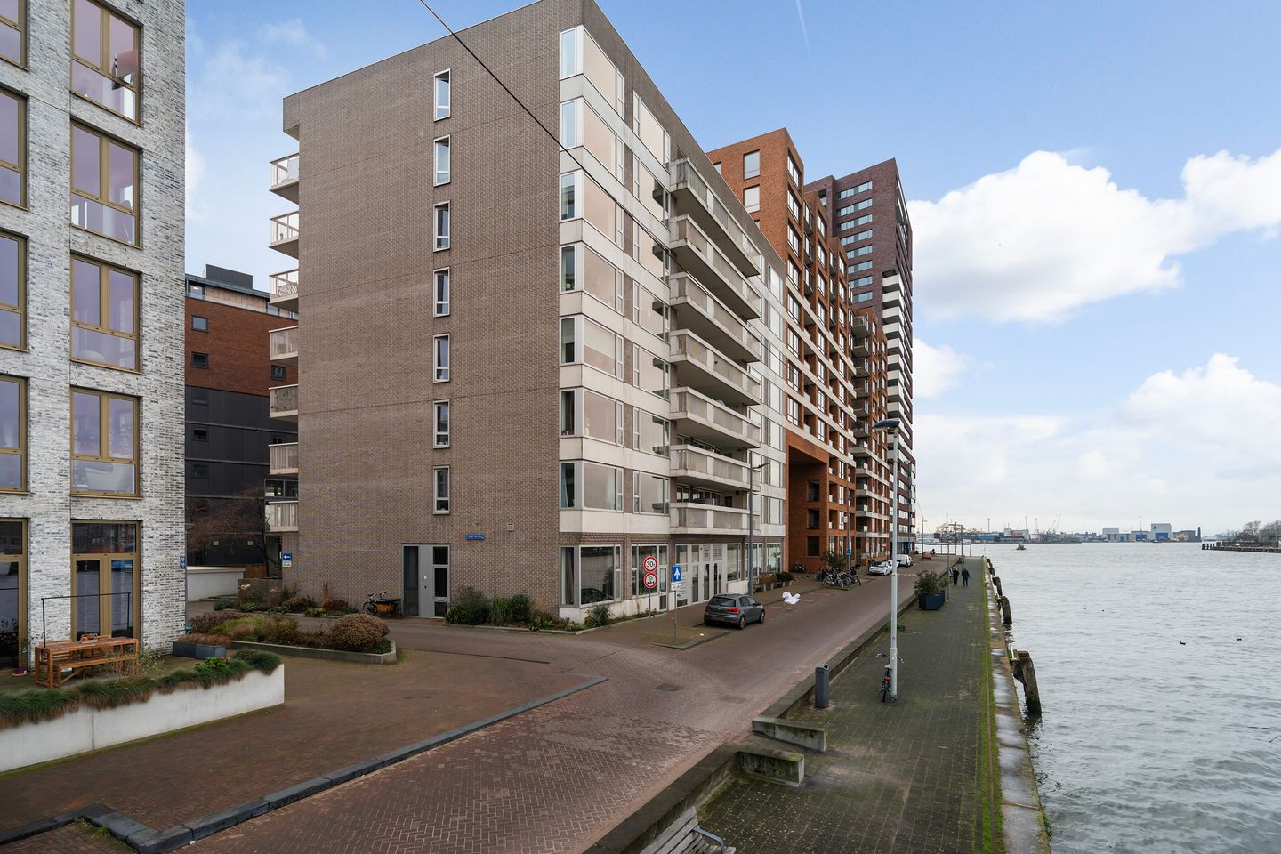 Photo 19 of Kratonkade 648