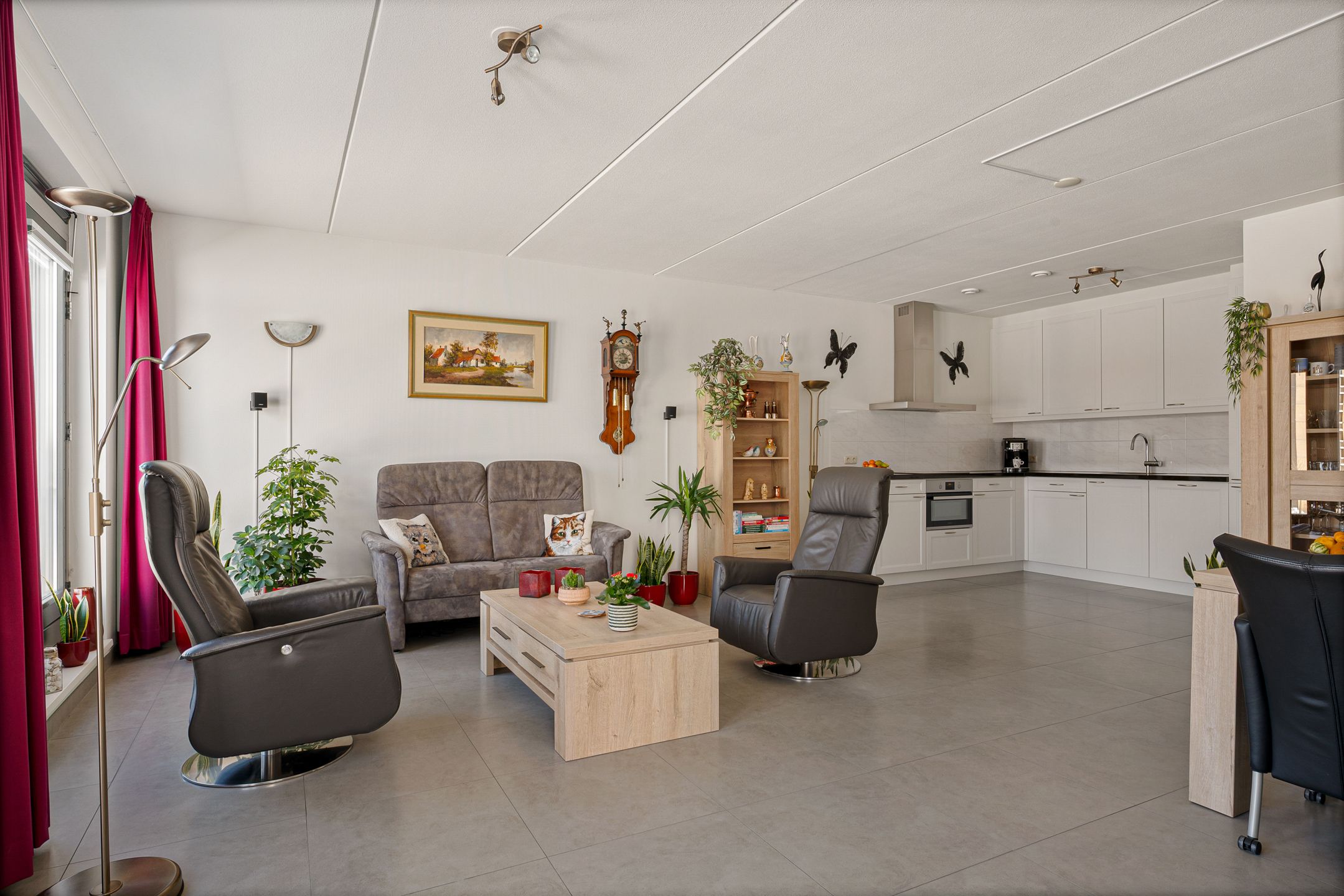 Photo 3 of Hoofden 1-203