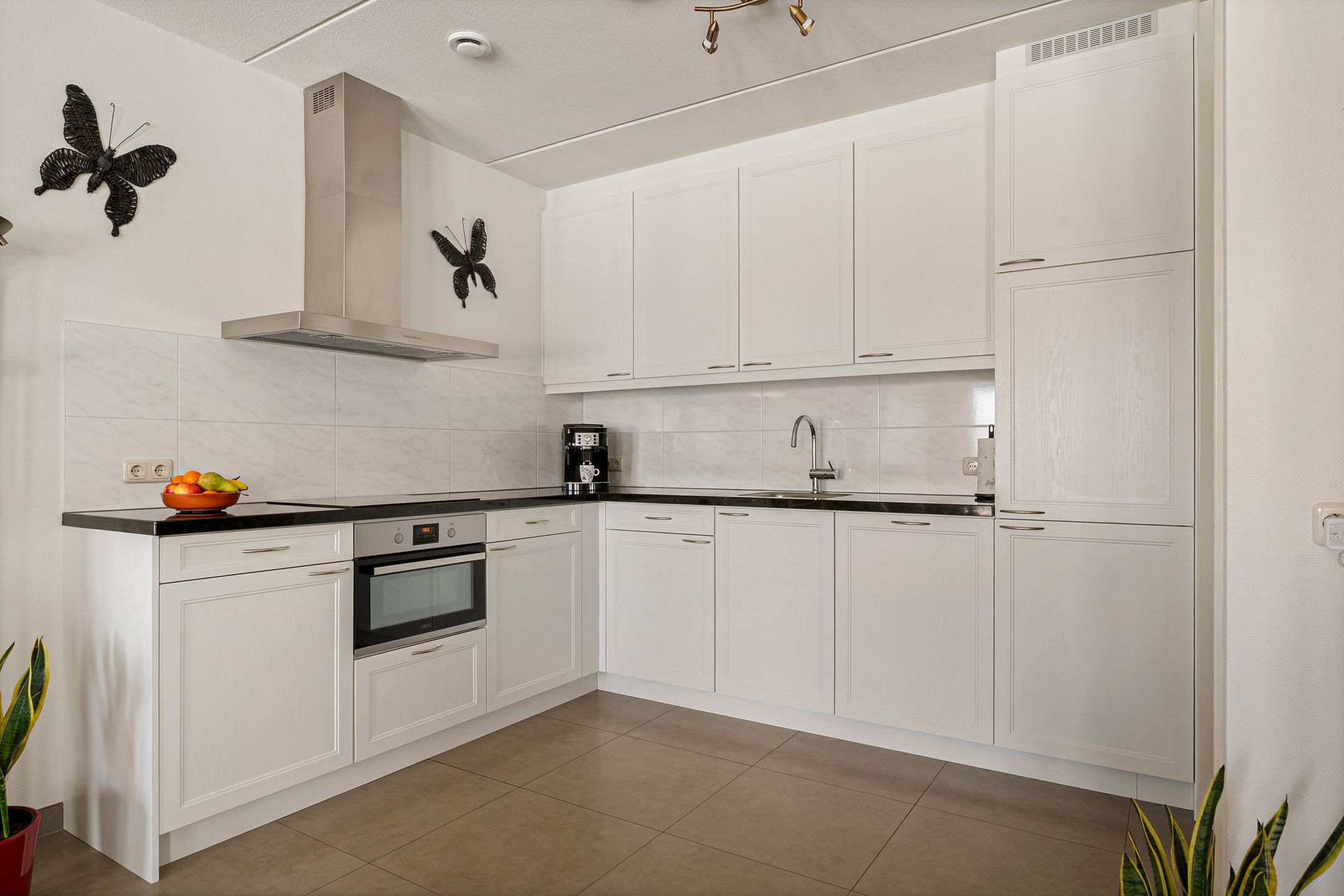 Photo 9 of Hoofden 1-203