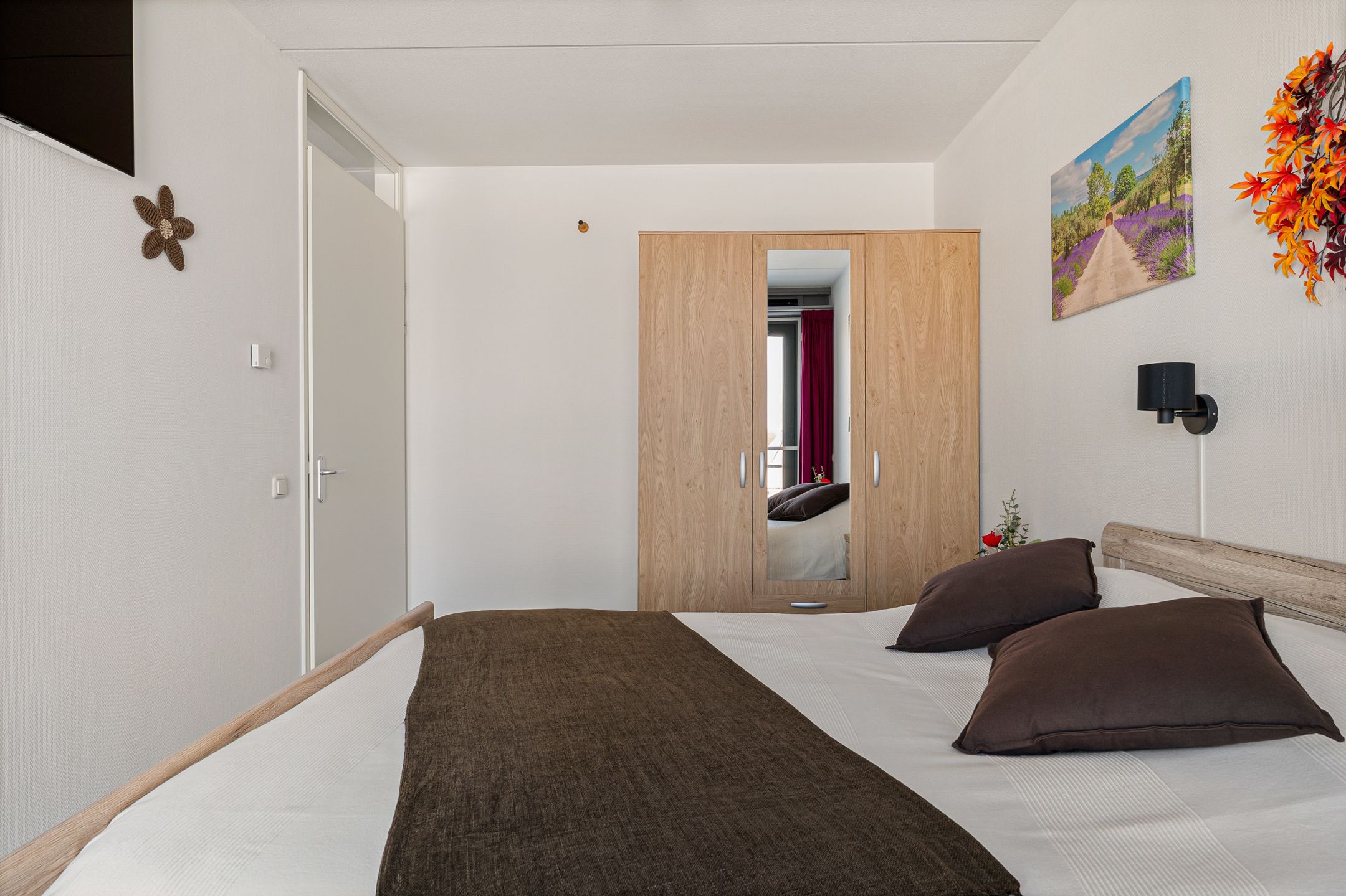 Photo 12 of Hoofden 1-203