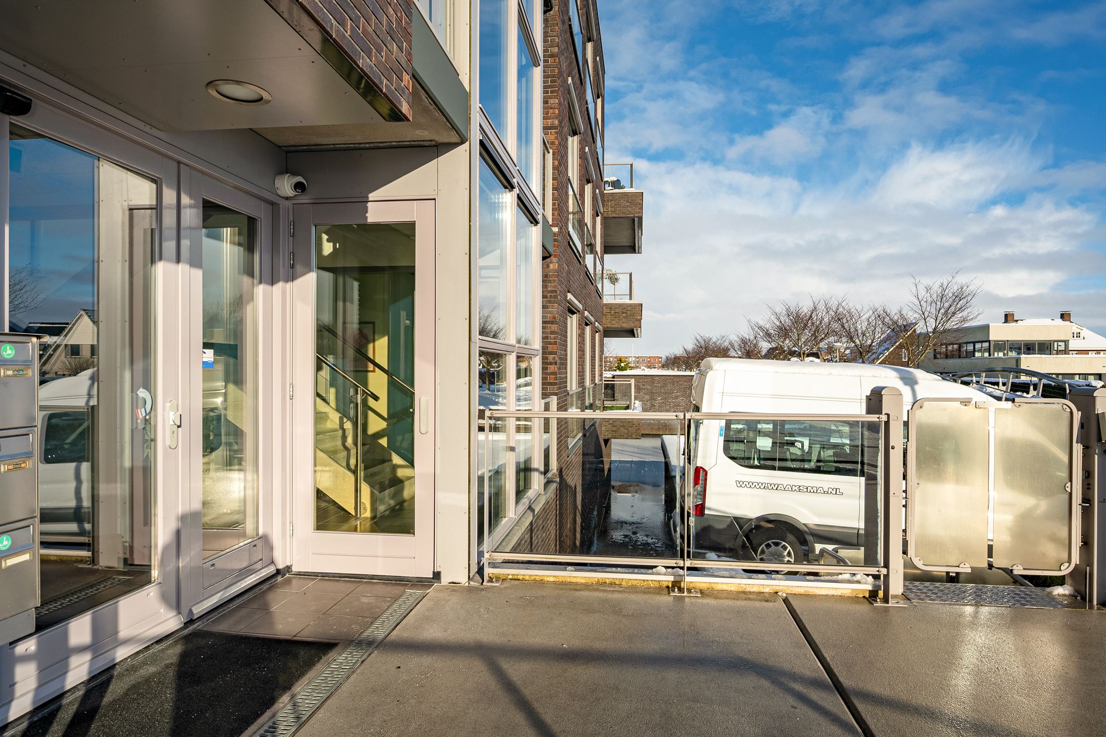 Photo 39 of Hoofden 1-203