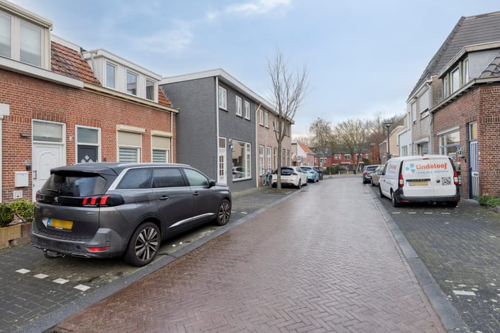 Foto 36 van Maarten Trompstraat 6