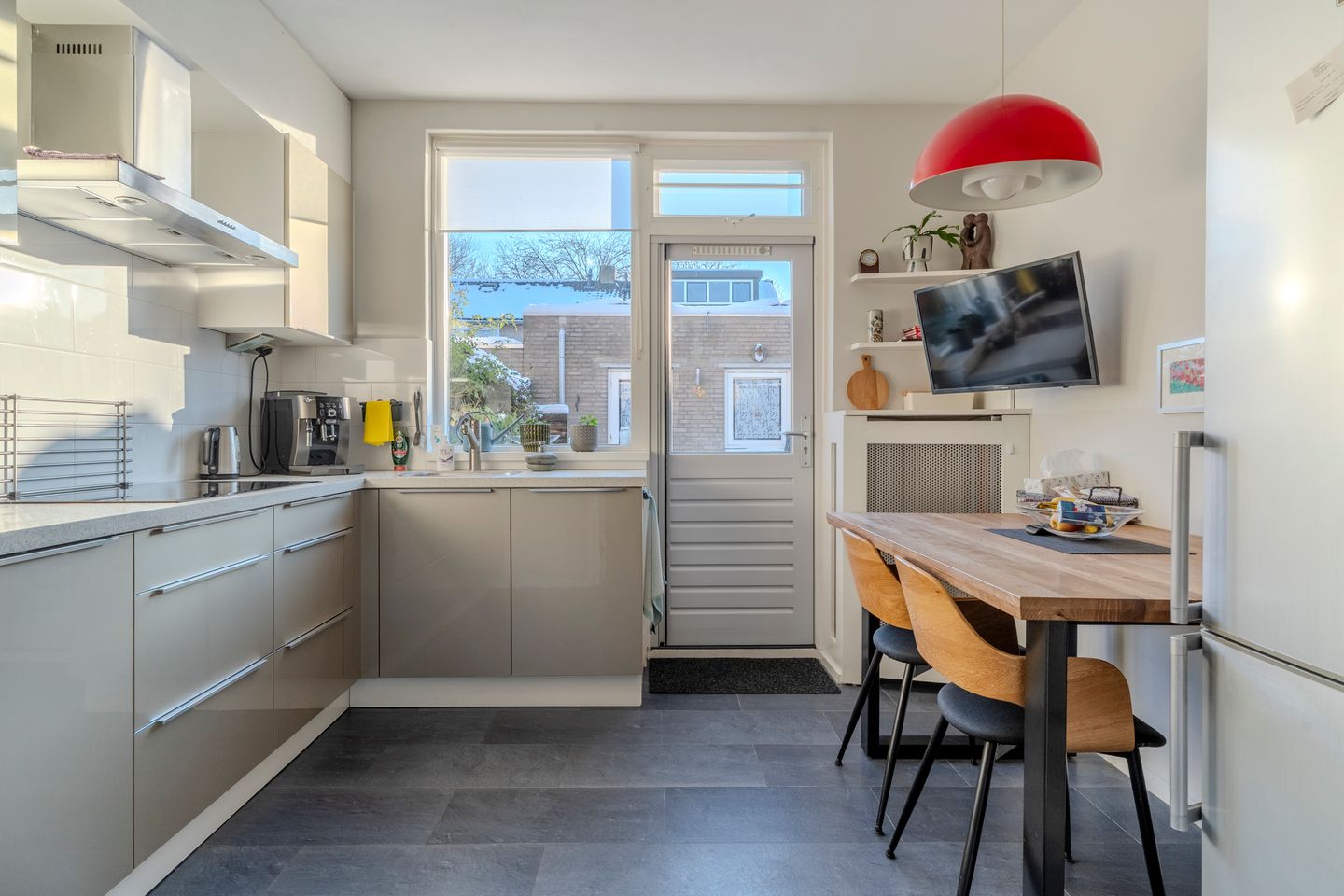 Photo 10 of Dr. Ringersstraat 13