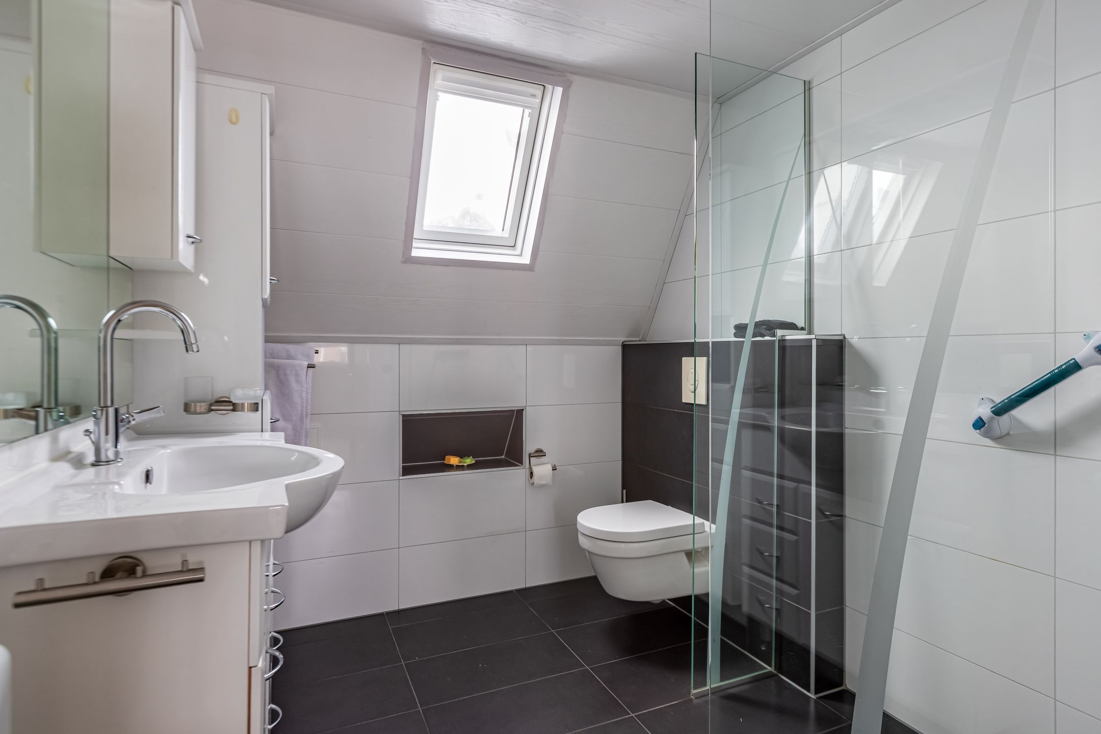 Photo 33 of Volendamstraat 3