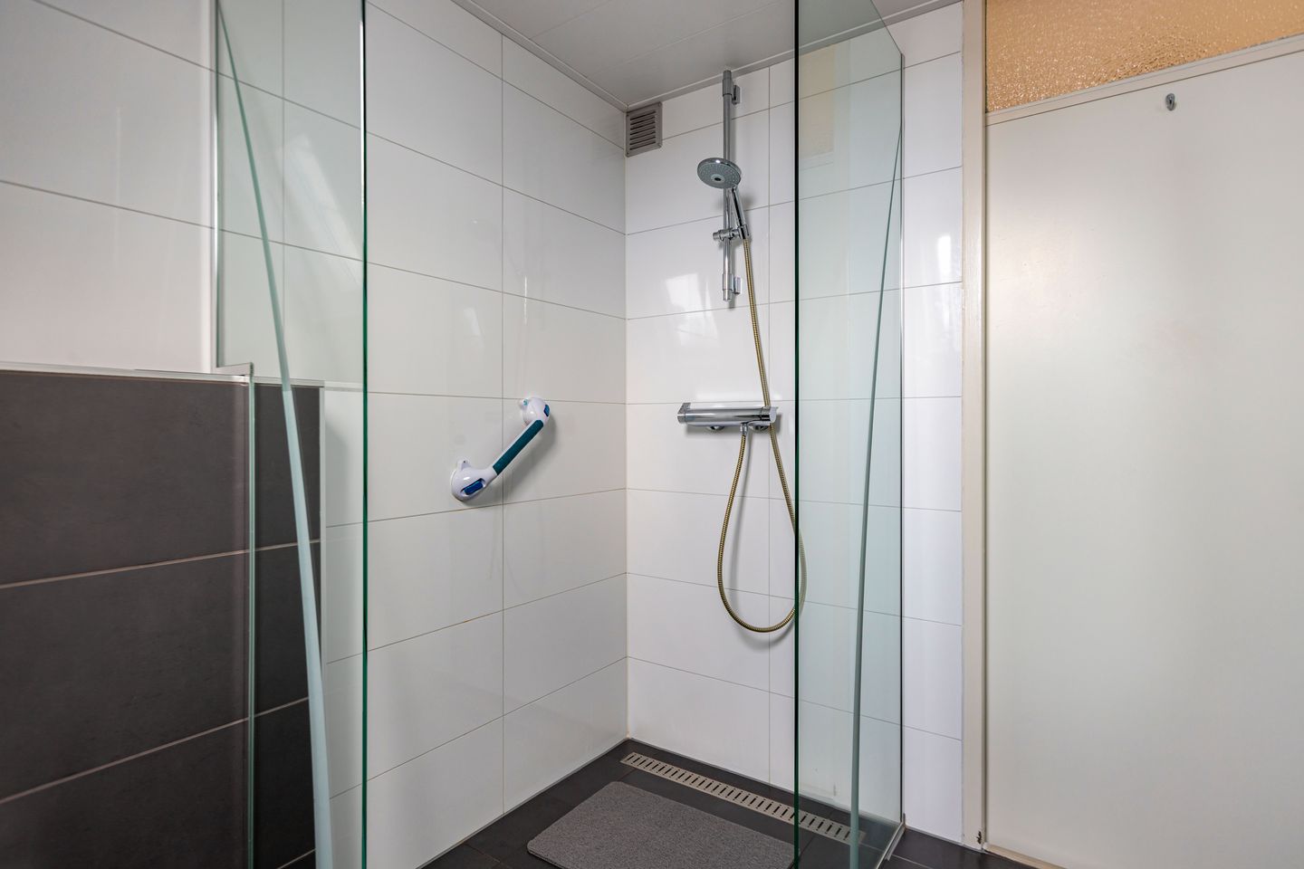 Photo 34 of Volendamstraat 3