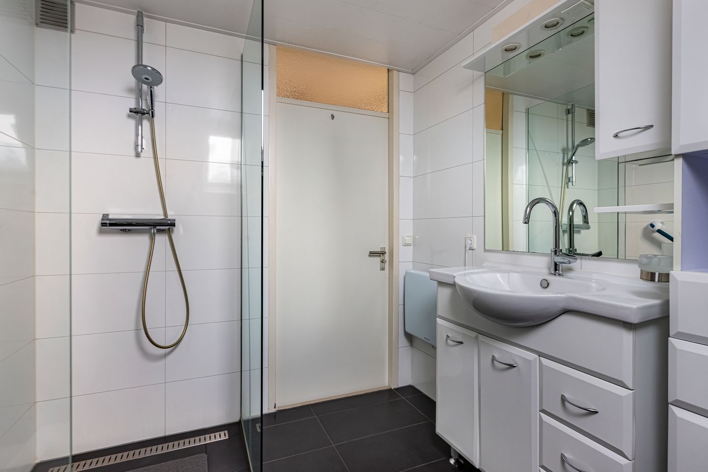 Photo 35 of Volendamstraat 3