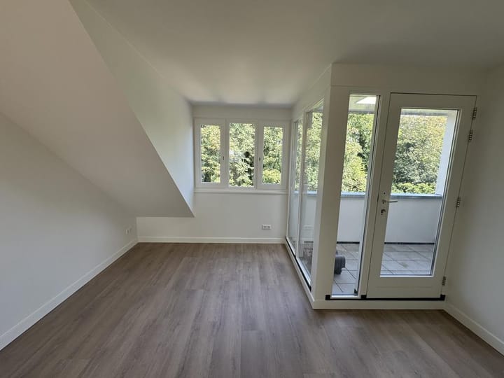 Foto 9 van Jansbuitensingel 13-4