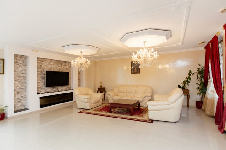 Foto 10 van Burgemeester De Monchyplein 3