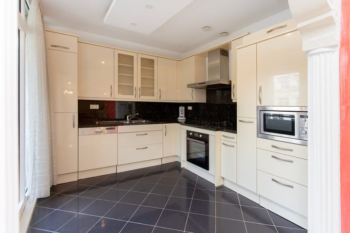 Foto 13 van Burgemeester De Monchyplein 3