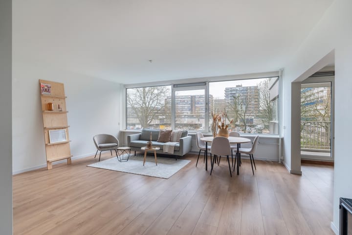 Photo 2 of Valeriusplein 304