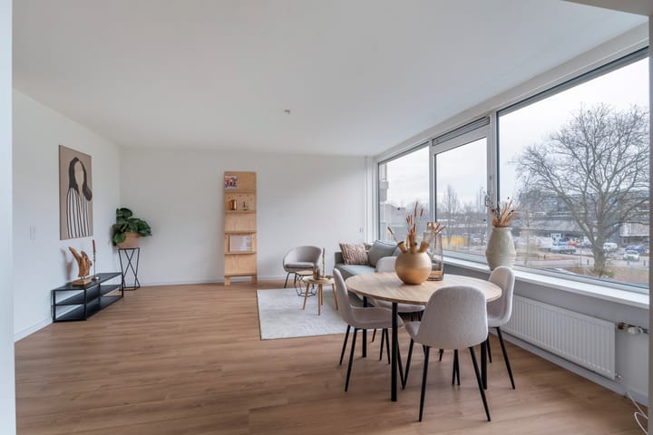 Photo 5 of Valeriusplein 304