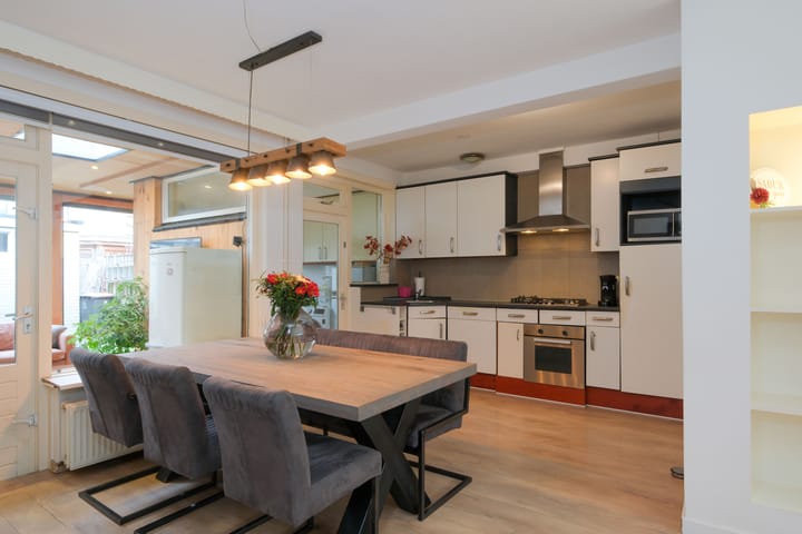 Photo 6 of Weidehuislaan 11