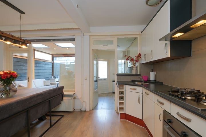 Photo 8 of Weidehuislaan 11