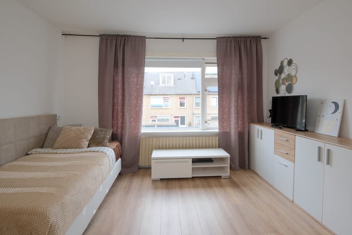 Photo 15 of Weidehuislaan 11