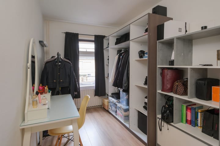 Photo 16 of Weidehuislaan 11