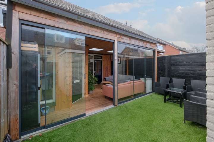 Photo 23 of Weidehuislaan 11