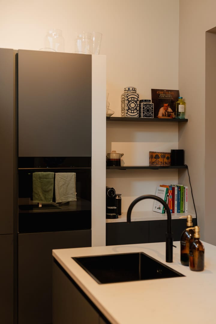 Photo 7 of Weteringstraat 2-H