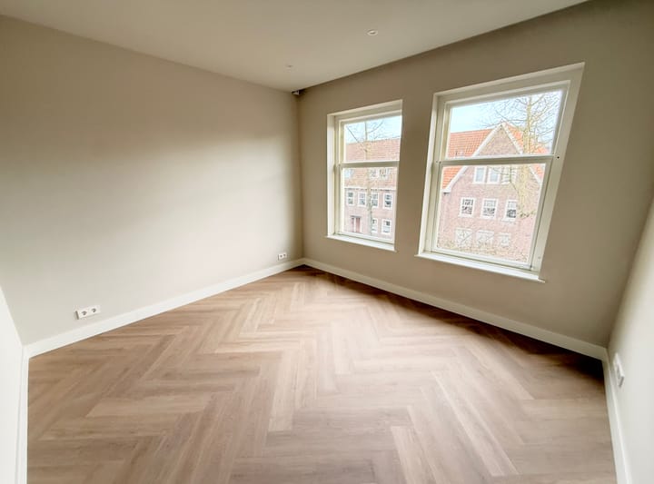 Foto 10 van Newtonstraat 93-C