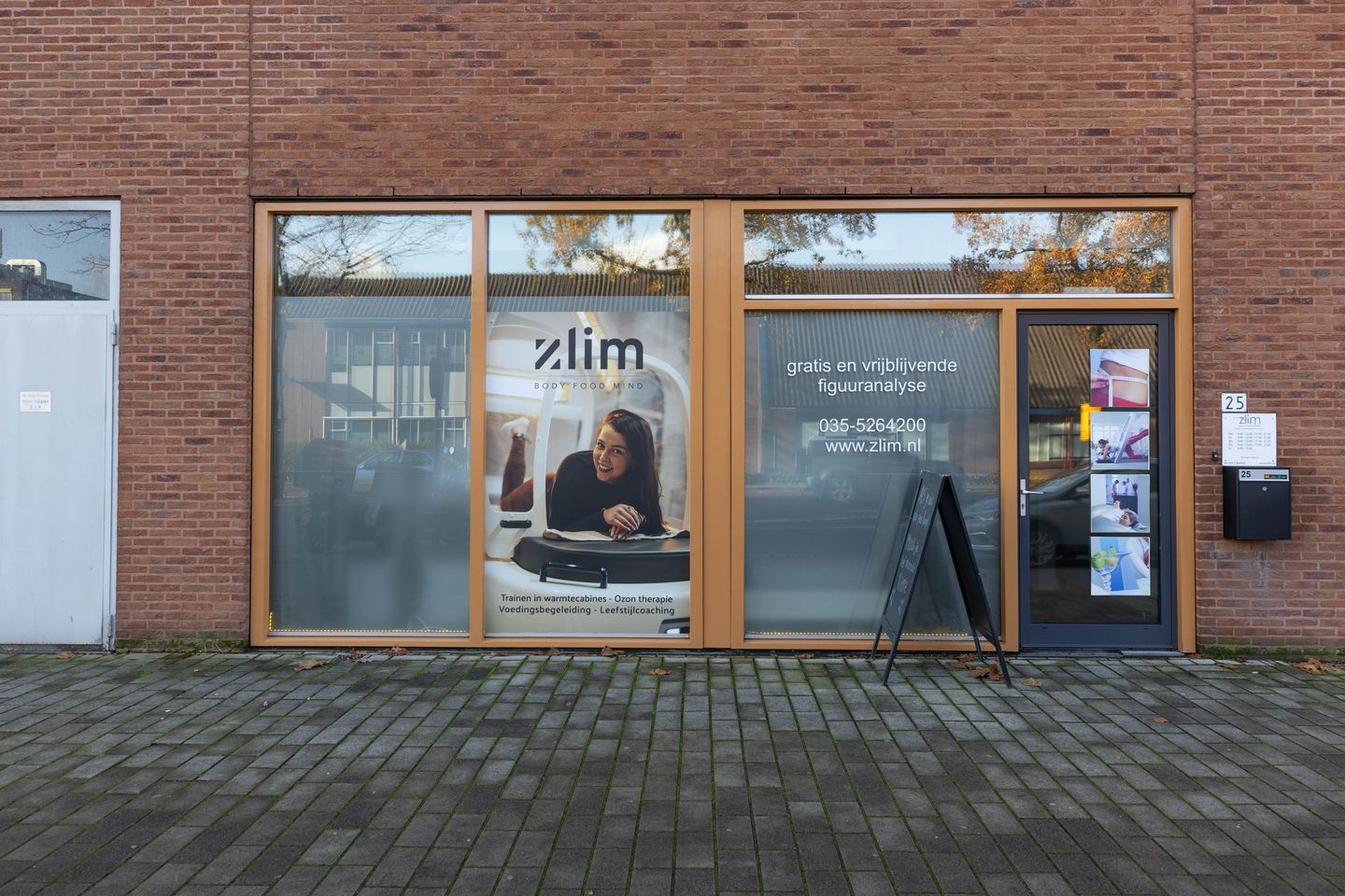 View photo 2 of Plein 2000 25