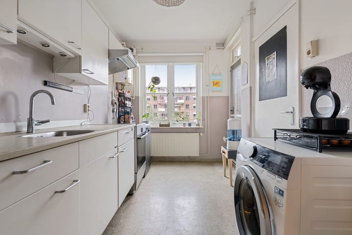 Foto 16 van Bernhardlaan 13-3