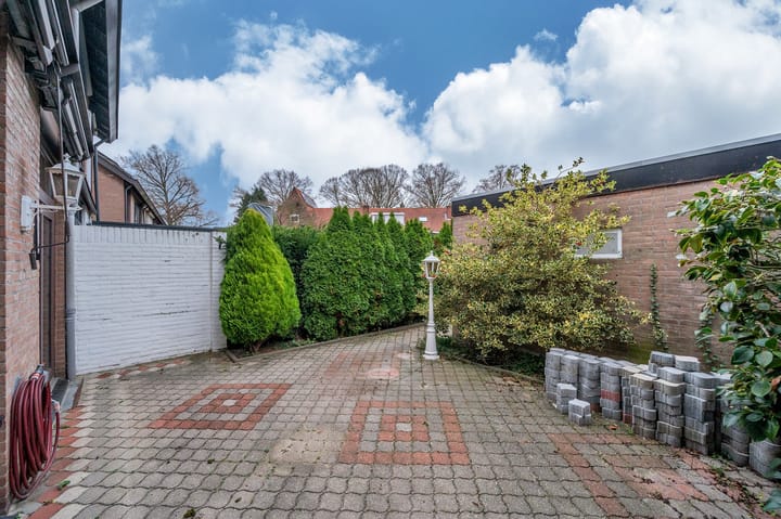 Foto 21 van van Hushovenstraat 6