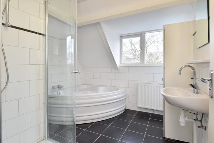 Foto 36 van De Ruijterstraat 82-A