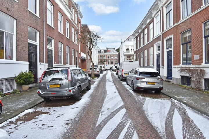 Foto 42 van De Ruijterstraat 82-A
