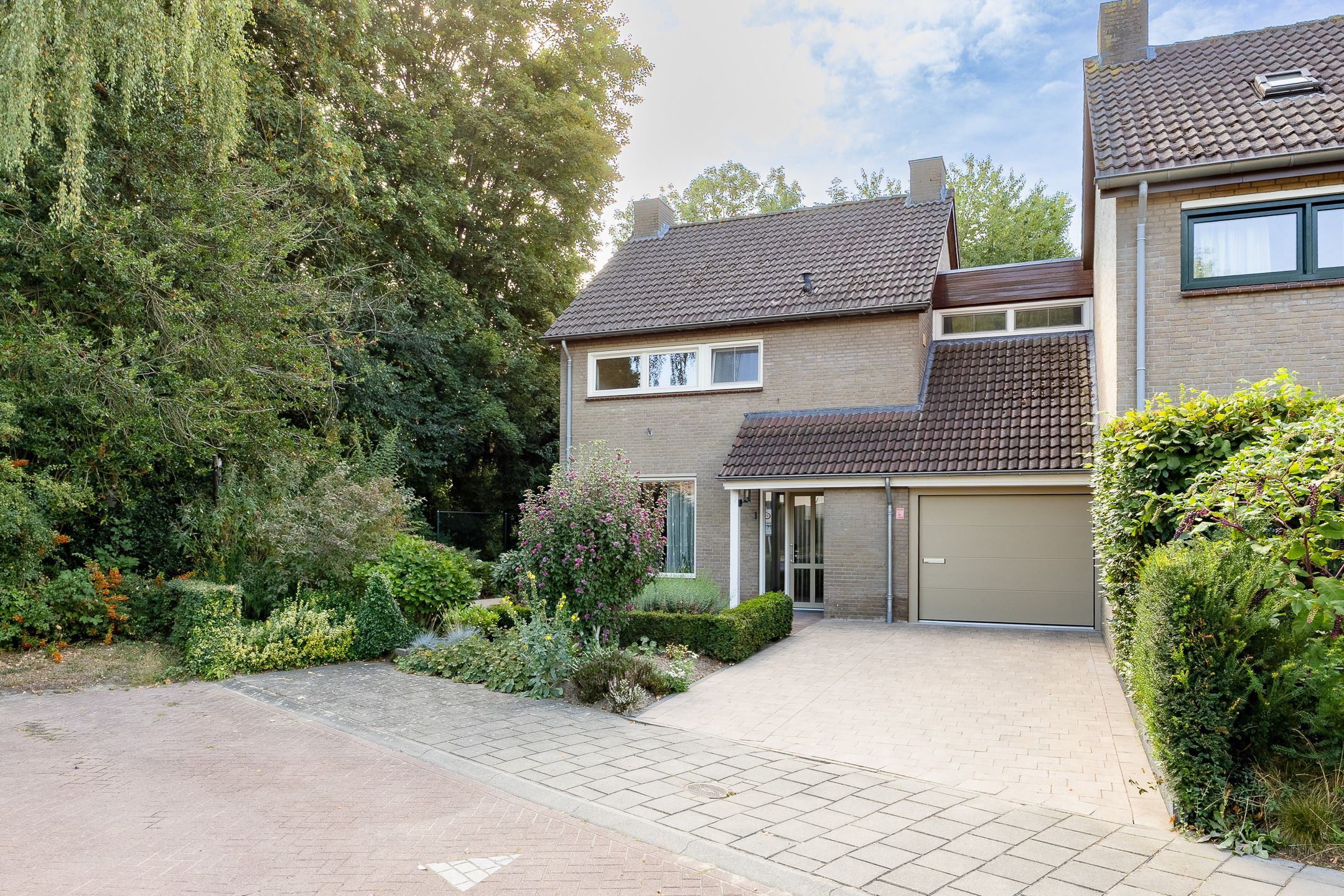 Buying a house in The Netherlands., Aubadestraat 1