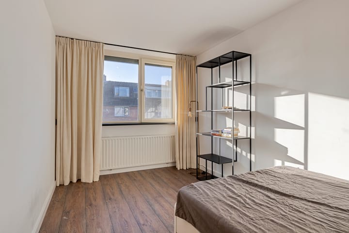 Foto 30 van Leuvenstraat 14