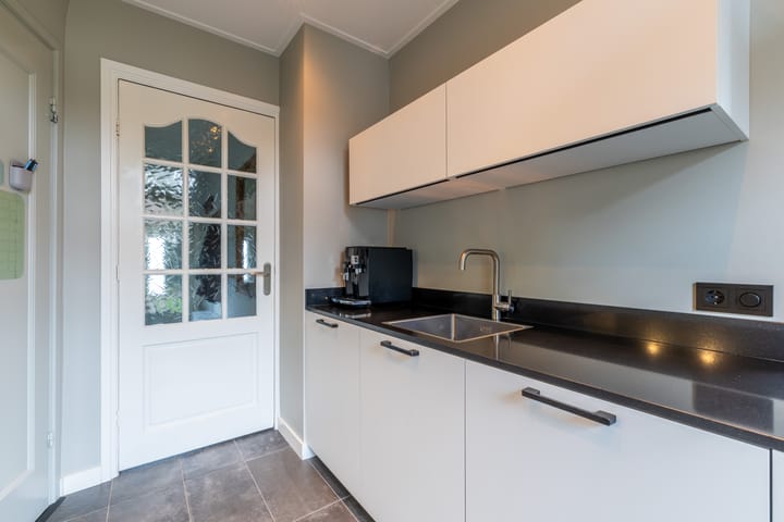 Photo 18 of Leurinkstraat 10