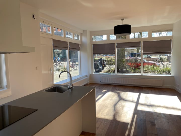 Photo 4 of Woubruggestraat 50