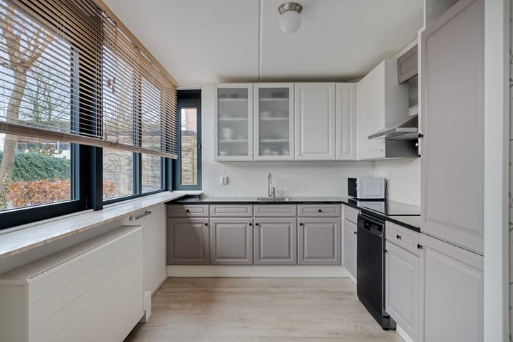 Foto 17 van Michel de Klerkstraat 40