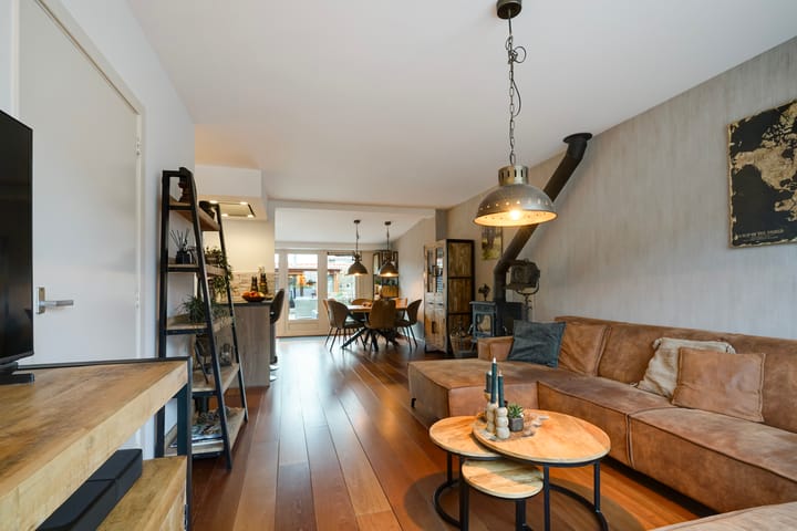 Photo 4 of Perenstraat 17