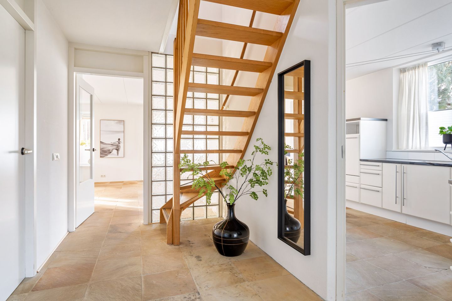 Foto 10 van Mienskar 24