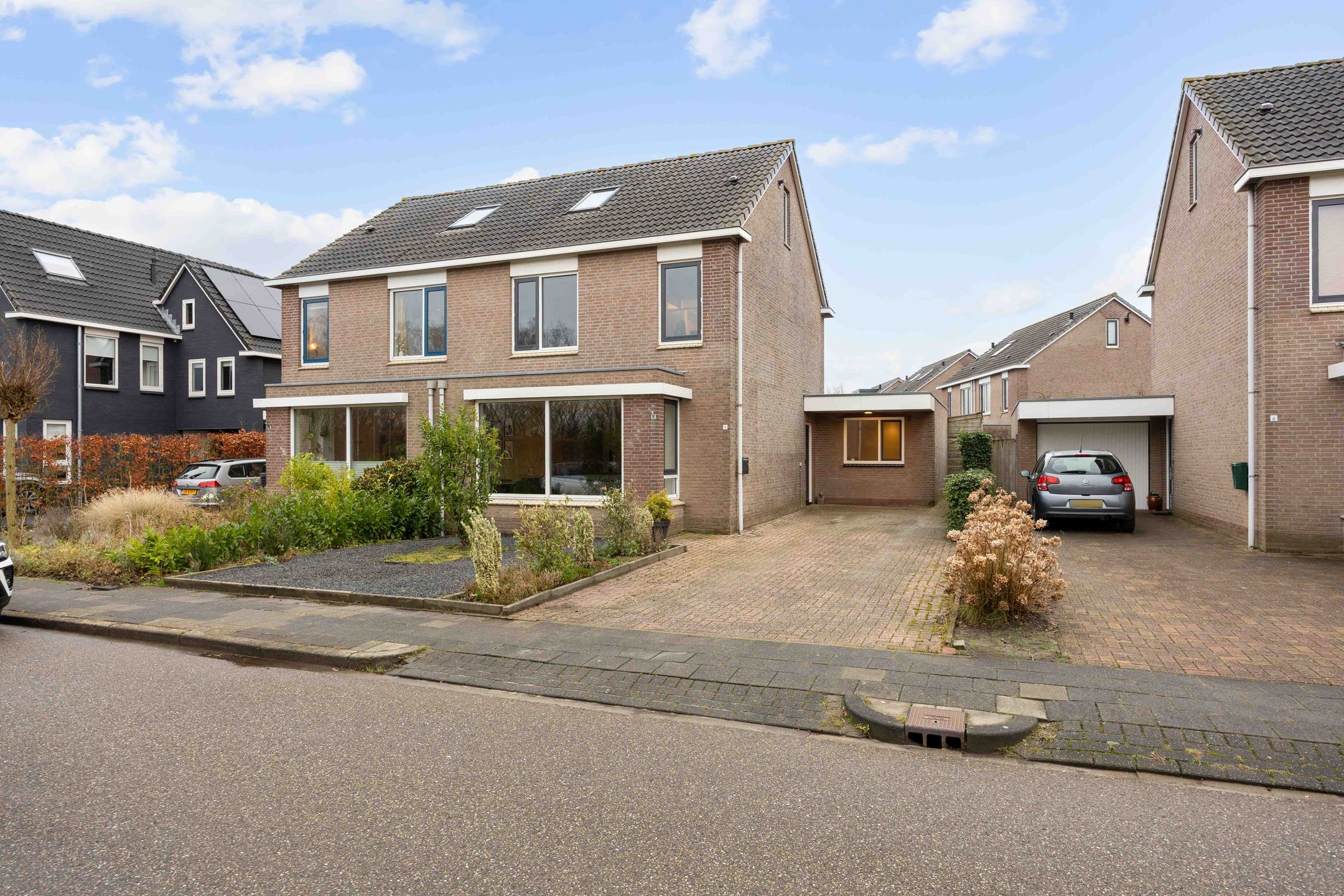 Buying a house in The Netherlands., Sloep 8
