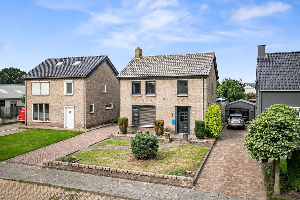 Buying a house in The Netherlands., Julianastraat 35