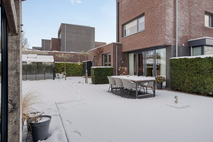 Foto 64 van Elvis Presleylaan 145