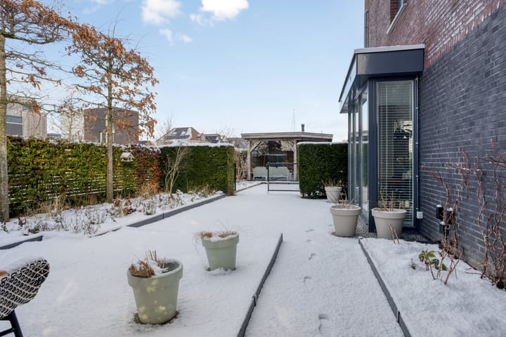 Foto 70 van Elvis Presleylaan 145