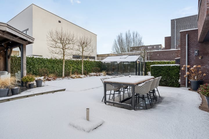 Foto 65 van Elvis Presleylaan 145