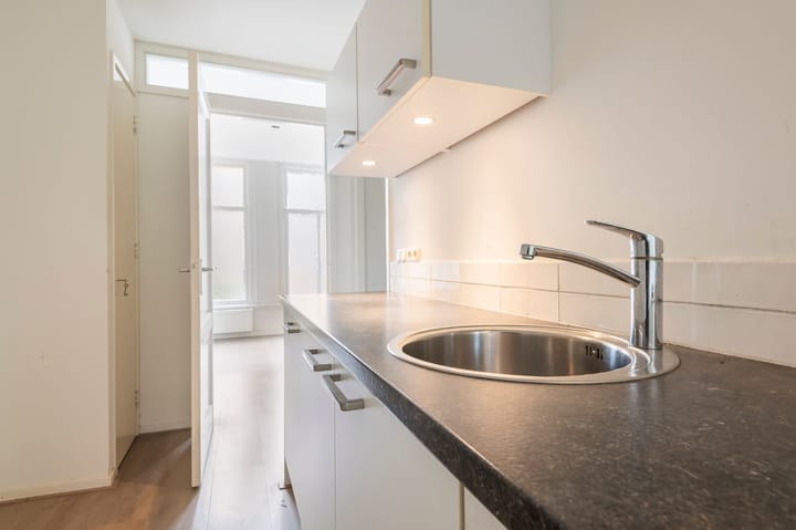 Photo 12 of Eerste Jan van der Heijdenstraat 98-1