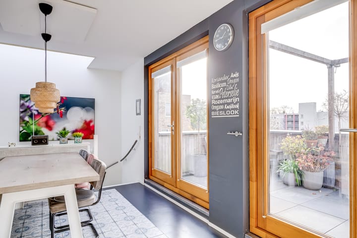 Foto 42 van Livarstraat 11