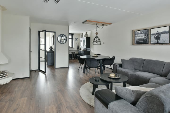 Photo 2 of Turfstekerslaan 11