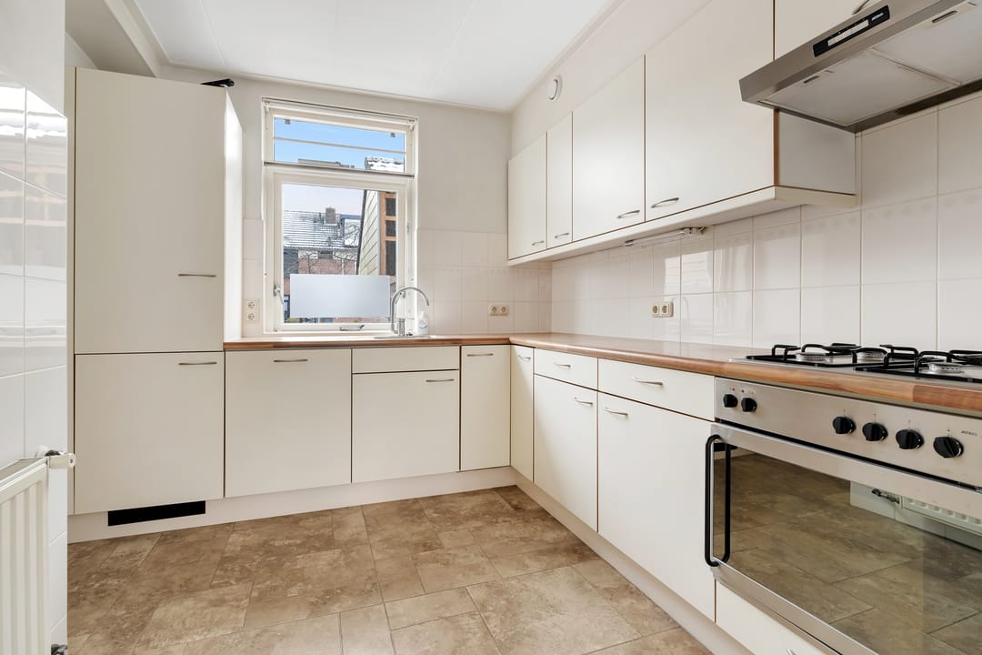 Photo 8 of Bizetstraat 4