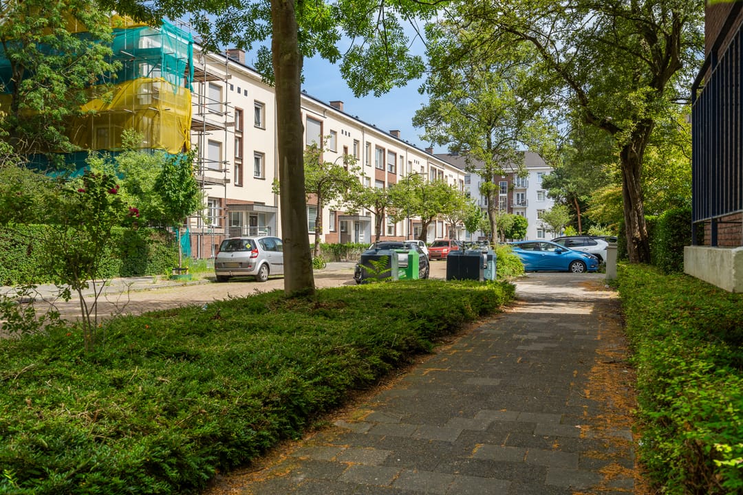 Photo 43 of Dr H. Colijnlaan 174