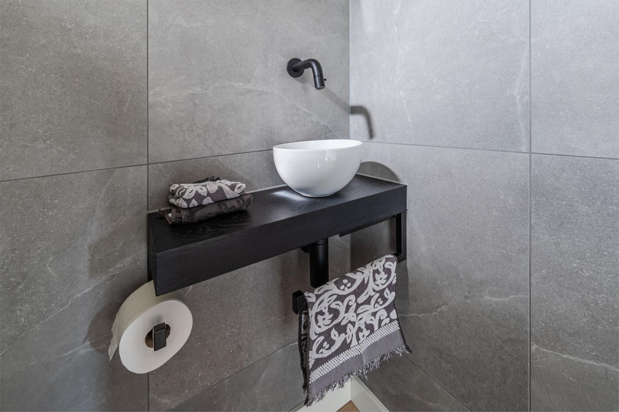 Photo 6 of Bisschopstraat 10